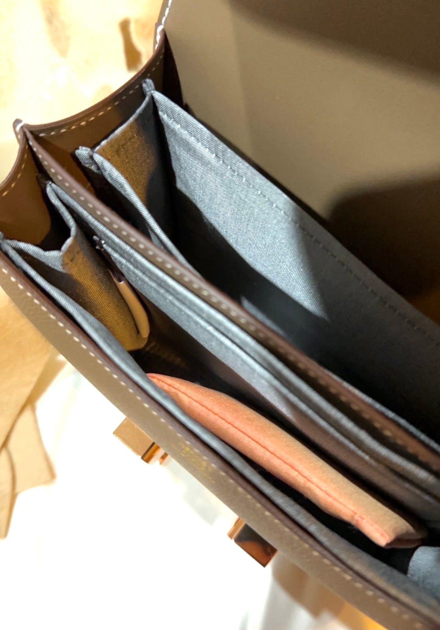 Merandi Luxury bag insert for ConstanceMERANDI bag insert is the perfect blend of luxury and functionality. Crafted with Thai premium silk, this practical luxury bag organizer/insert keeps all your belongings organized in your beloved Hermès, Loro Piana,